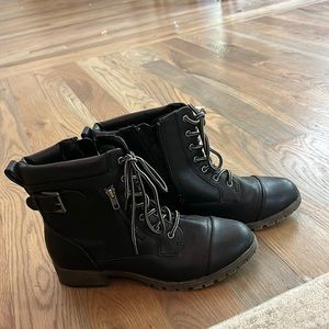 Jellypop Garita black combat boots, size 9.